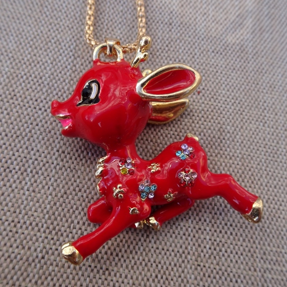 Red Enamel Reindeer Daisy Jewel Cute Festive Christmas Holiday Kitsch Necklace - Picture 4 of 8